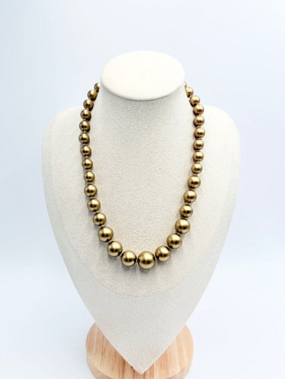 Vintage Gold Tone Graduated Faux Pearl Bead Necklace with Decorative Box Clasp
